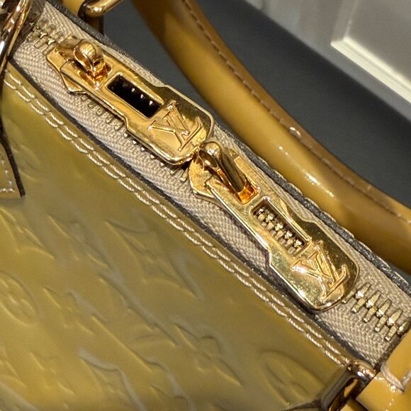 LOUIS VUITTON Monogram Vernis Alma Hand Bag Golden COA incl. - Picture 3 of 16